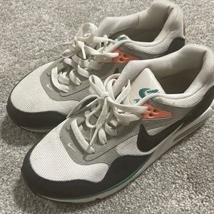 Women’s Nike airmax